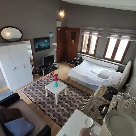 Beyoglu Taksim'de Teras Daire Стамбул